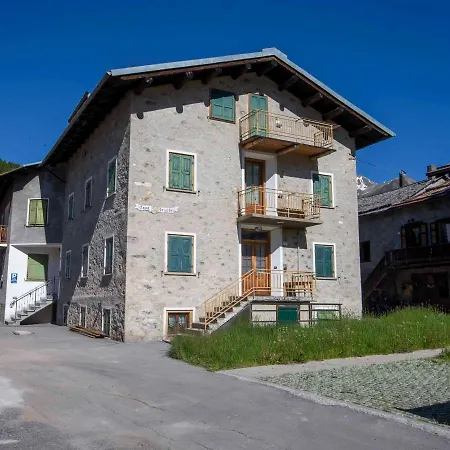 Scialket アパート リヴィーニョ